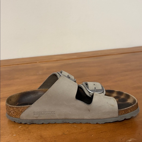 Birkenstock Tan Sandals with Buckles Size 8 - Picture 9 of 16